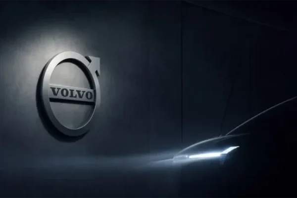 Volvo готує новий електричний кросовер EX50