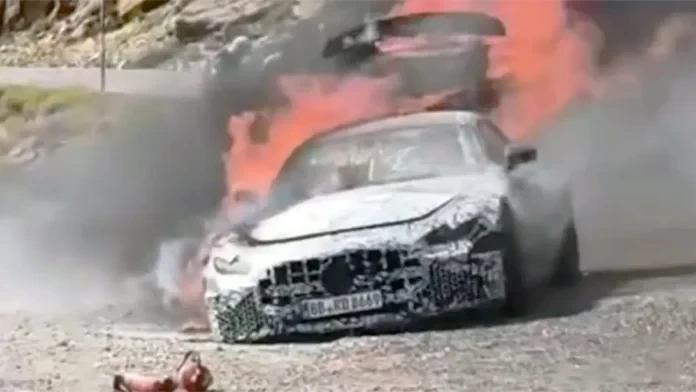 Прототип Mercedes-AMG GT згорів під час випробувань