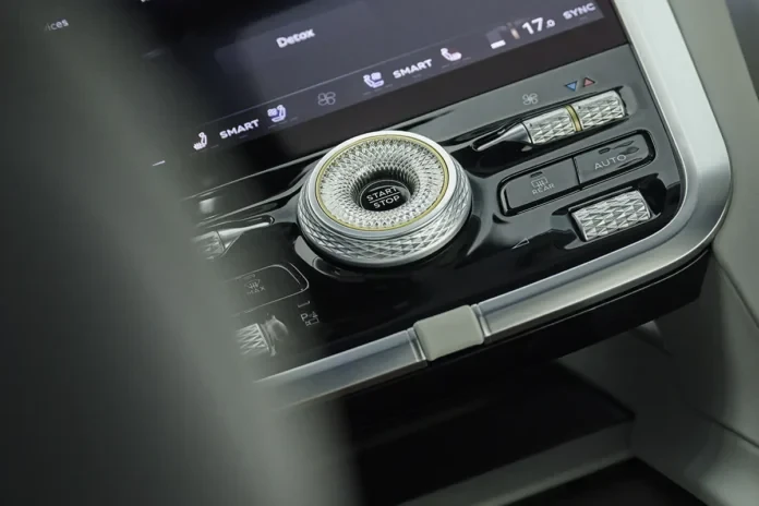 Bentley показав деталі свого першого електромобіля